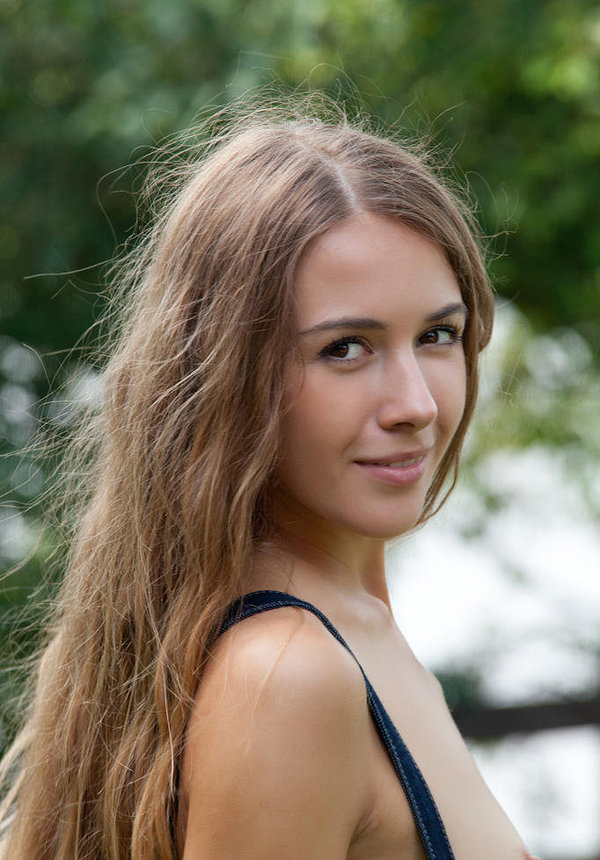 Валентина, 18